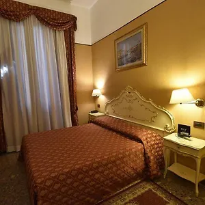 locanda-poste-vecie.hotelinveneto.com/